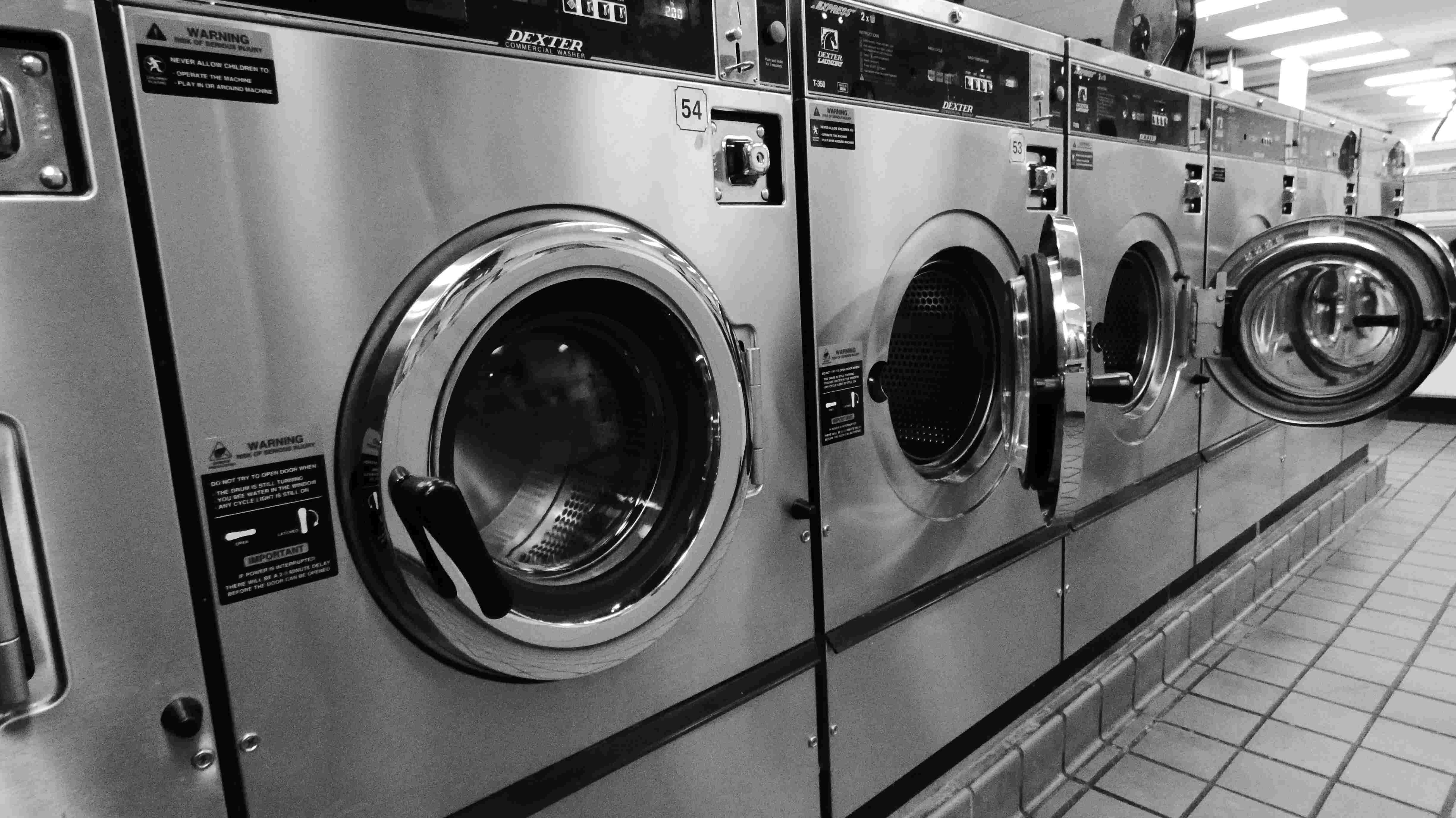 Laundromat & Laundrette